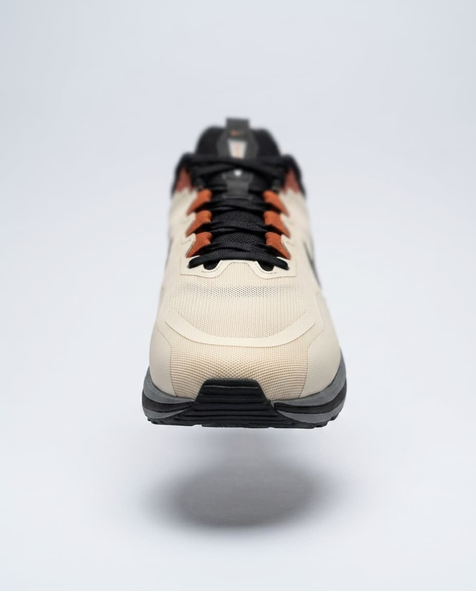 Nike Air ZoomX yugurish krossovkalari